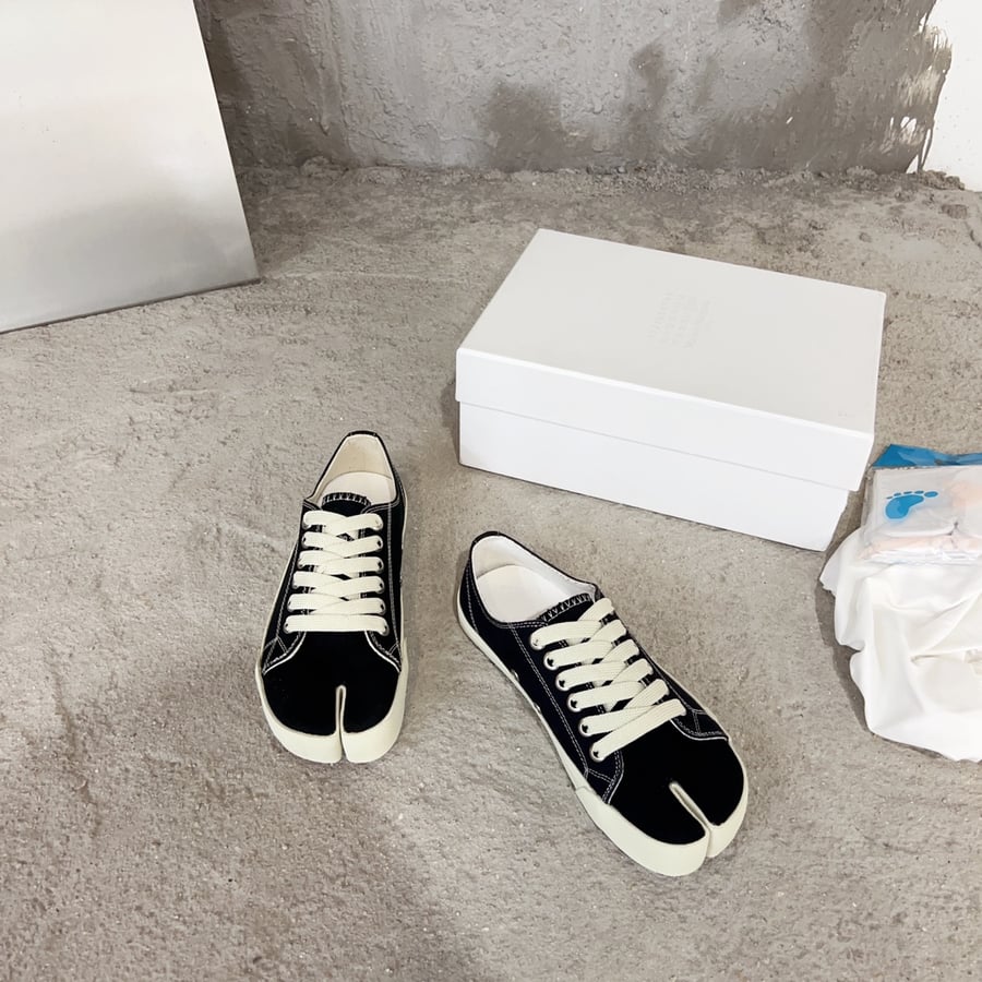 حذاء رياضي كاجوال كلاسيكي من MM6 Margiela Forrest Gump بتصميم ريترو