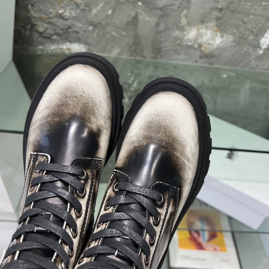حذاء الكاحل Margiela بسحاب جانبي ورباط