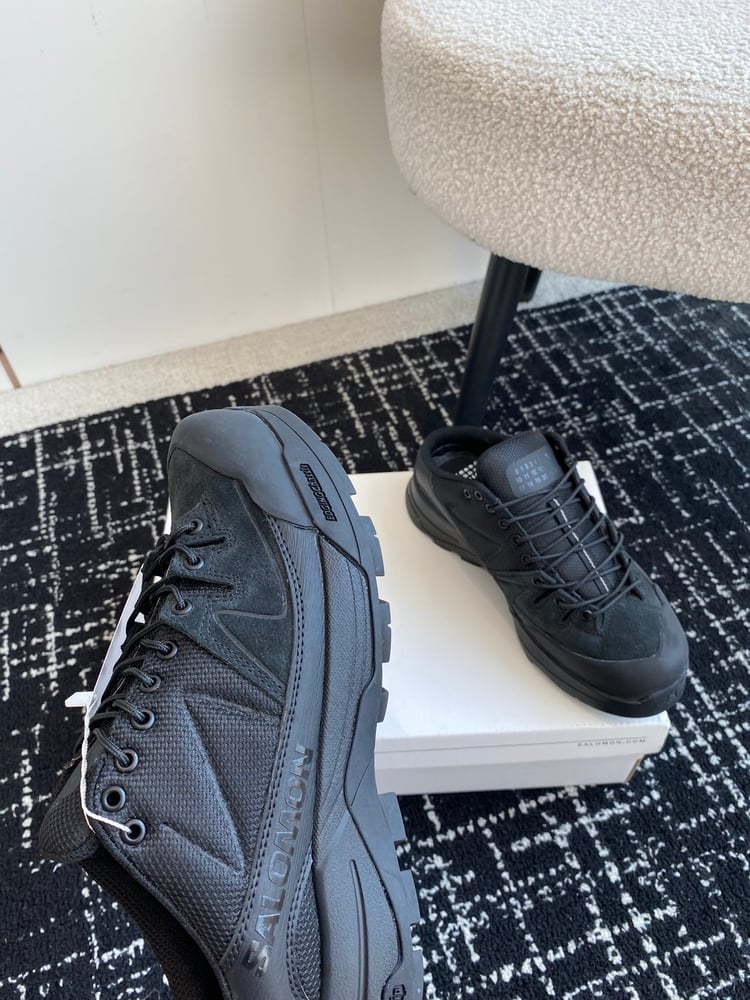 أحذية رياضية كاجوال خارجية سوداء من سلسلة Margiela X-Alp من Salomon x MM6