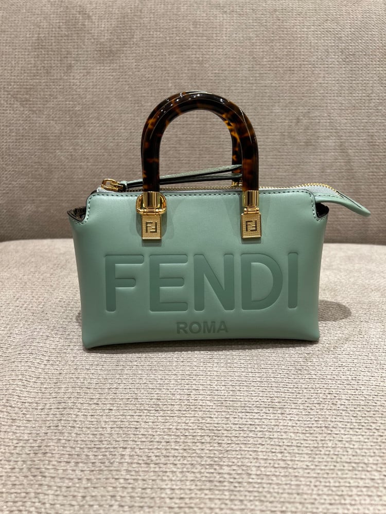 فندي باي ذا وي مقاس 20.5cm
