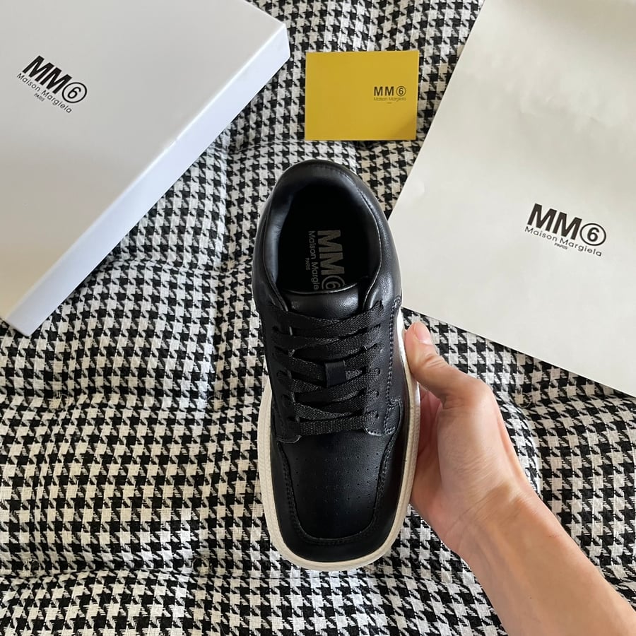 أحذية Maison Margiela رياضية من الجلد الطبيعي ذات مقدمة واسعة