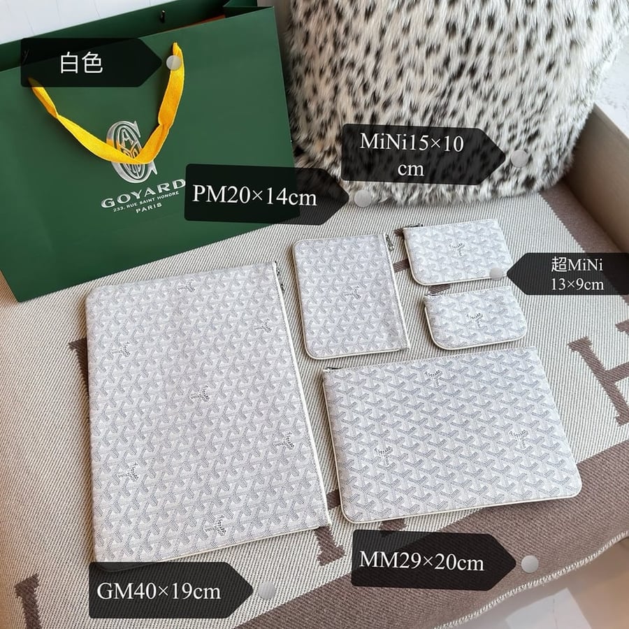حقيبة Goyard Clutch MM باللون الأبيض
