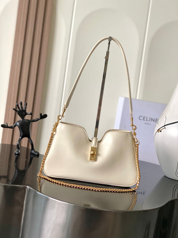 CELINE حقيبة كاميل الجديدة بلون ابيض