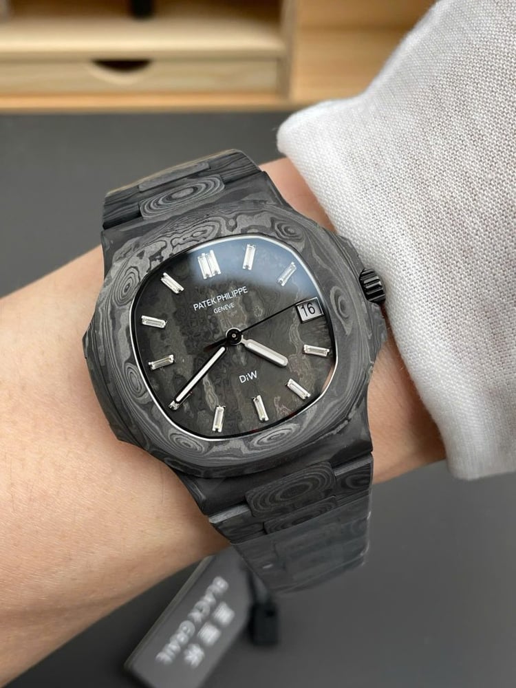 Patek Philippe High End Watchs Natilus 5711 DIW Carbon Ultra Light Swis Movement 40mm