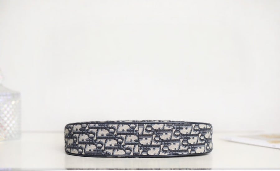 ديور CD Loungi مقاس 26cm