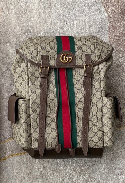حقيبة ظهر Gucci Ophidia GG متوسطة الحجم