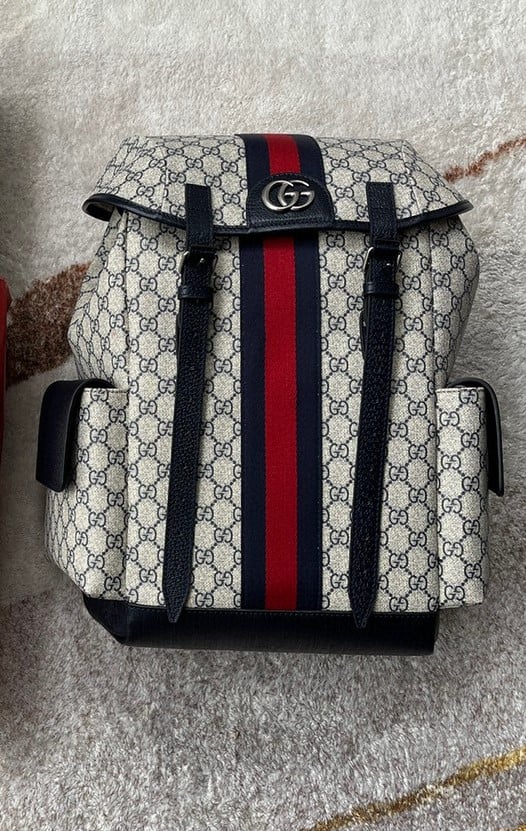 حقيبة ظهر Gucci Ophidia GG متوسطة الحجم