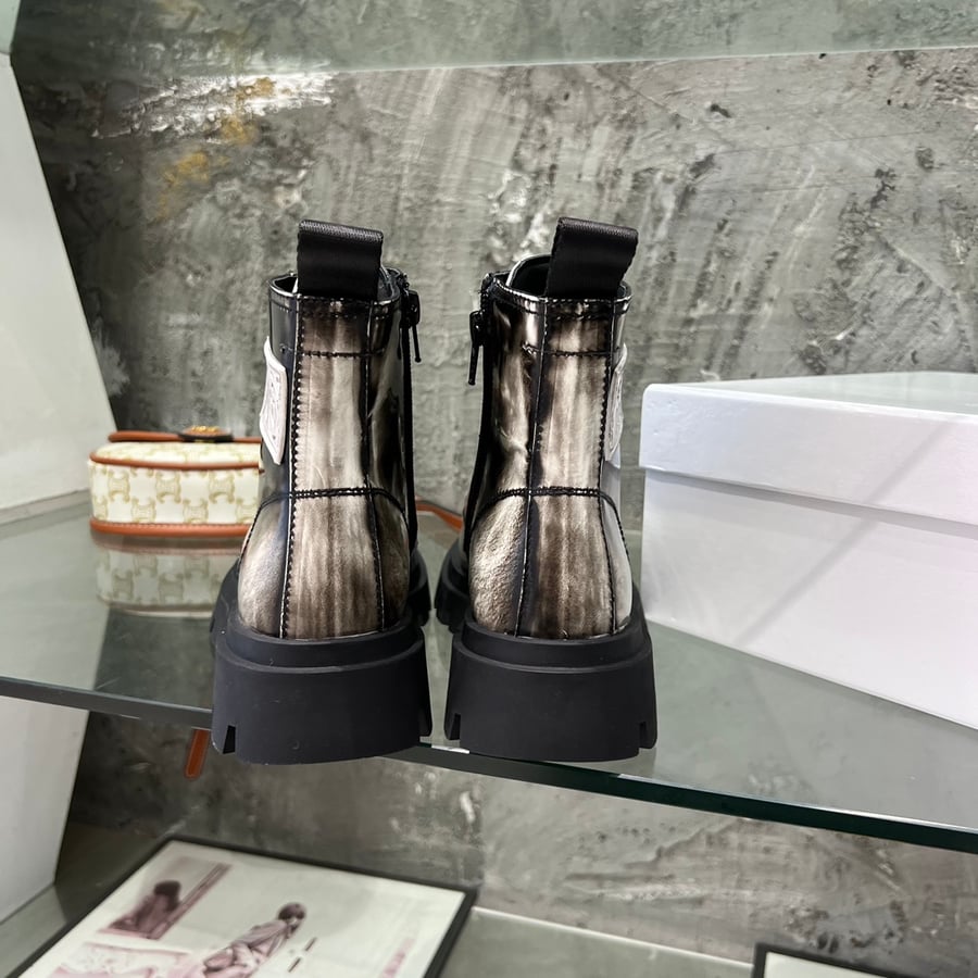 حذاء الكاحل Margiela بسحاب جانبي ورباط