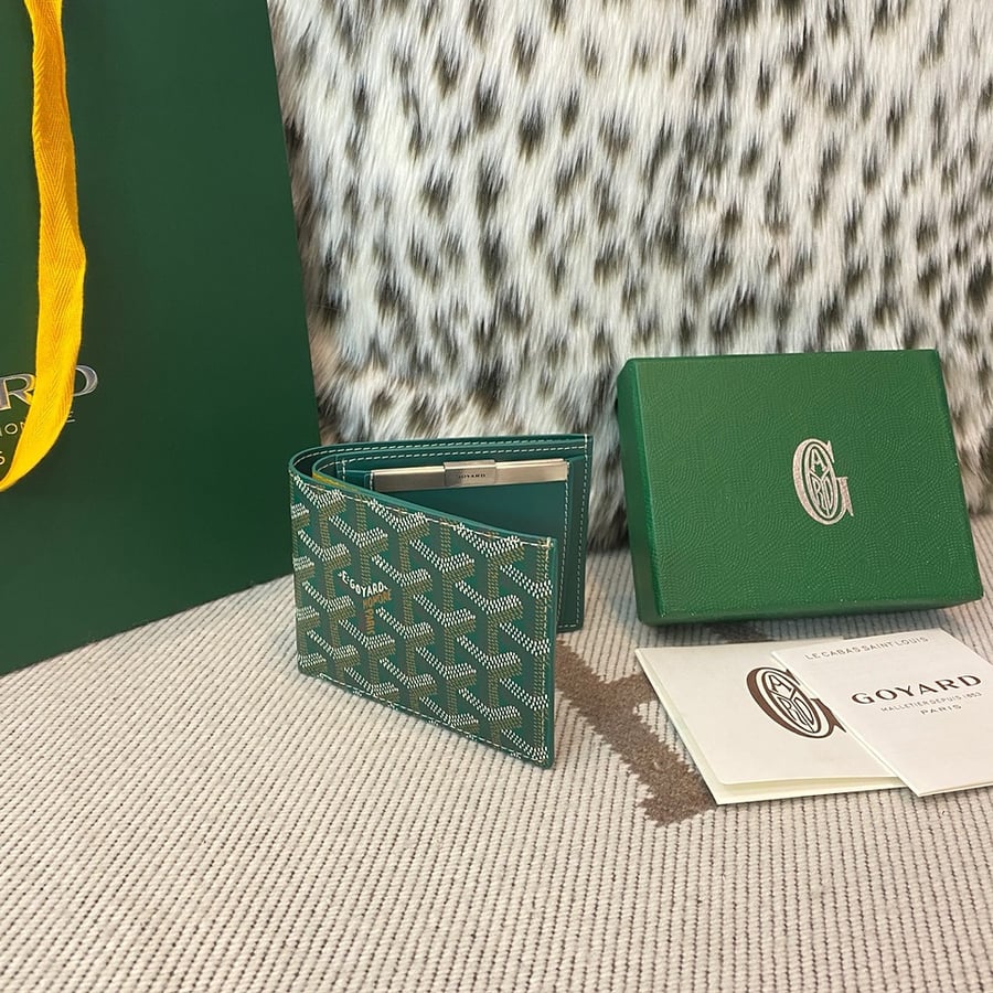 محفظة فيكتوار الخضراء