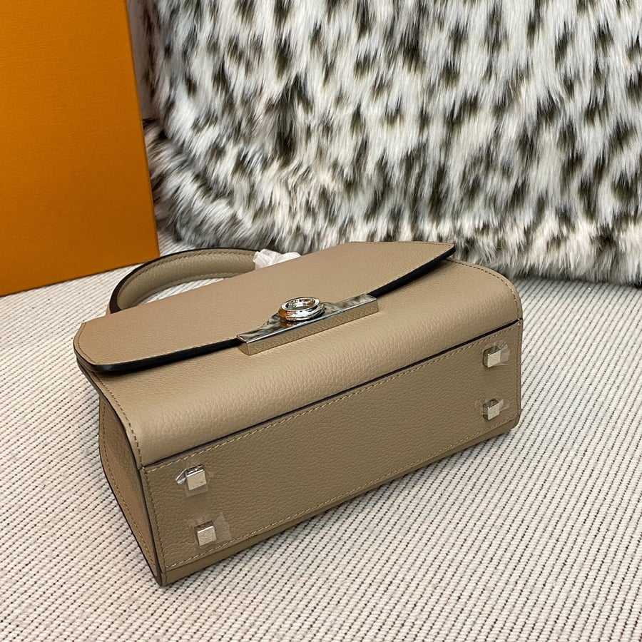حقيبة Moynat ميني Rejane الكلاسيكية بلون رمادي