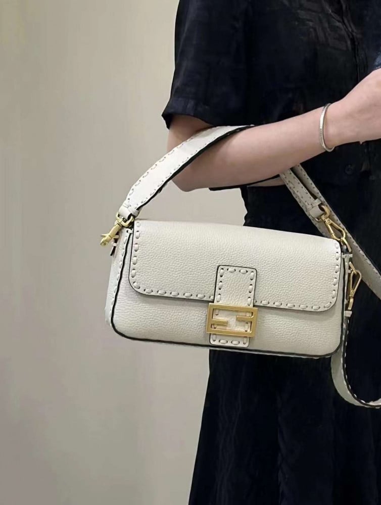 فندي باغيت مقاس 27cm
