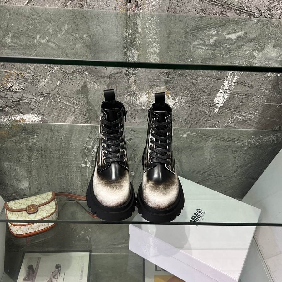 حذاء الكاحل Margiela بسحاب جانبي ورباط