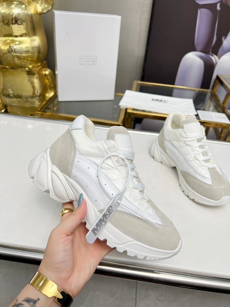 حذاء رياضي كلاسيكي كاجوال من Maison Margiela