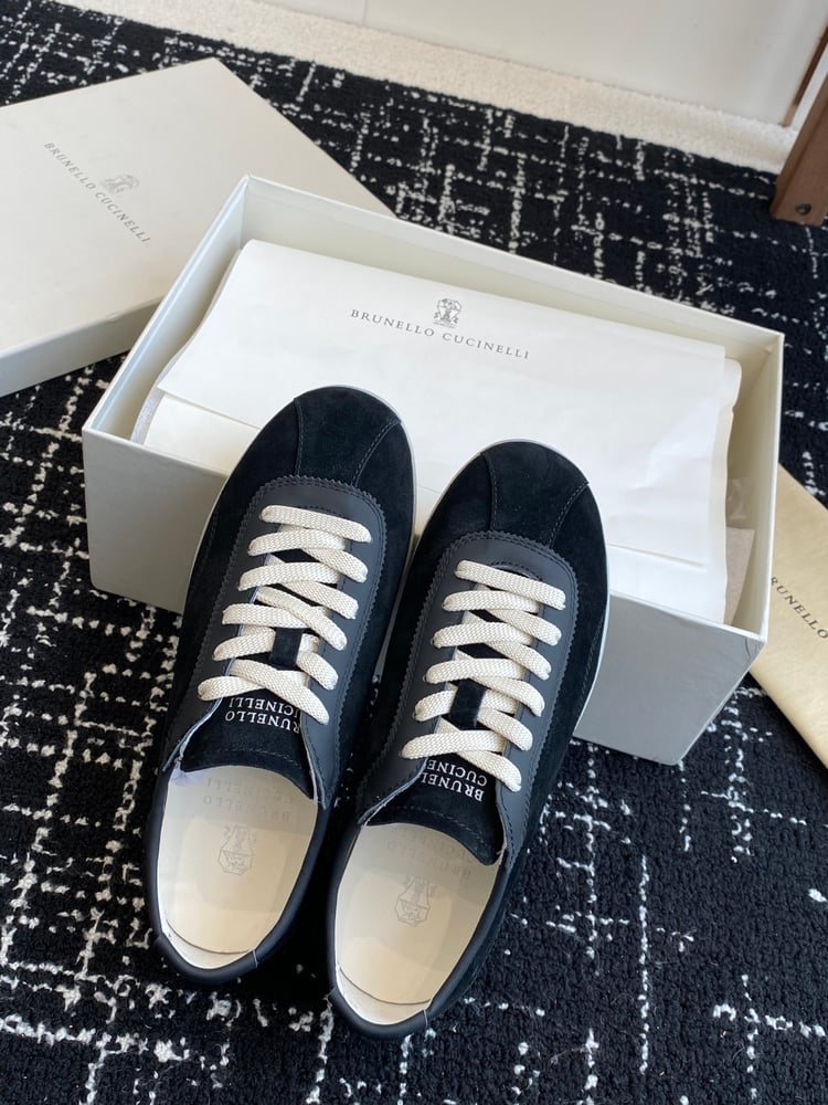 حذاء كاجوال برباط من Brunello Cucinelli من جلد سويدي