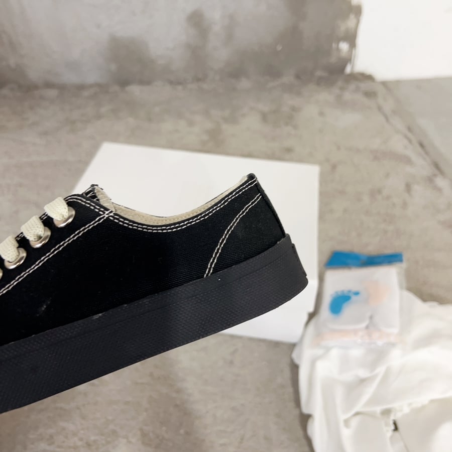 حذاء رياضي كاجوال كلاسيكي من MM6 Margiela Forrest Gump بتصميم ريترو