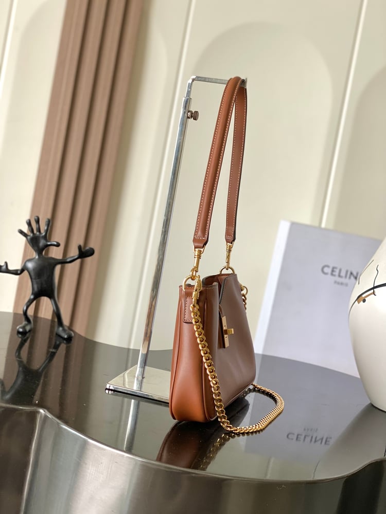 CELINE حقيبة كاميل الجديدة بلون بني