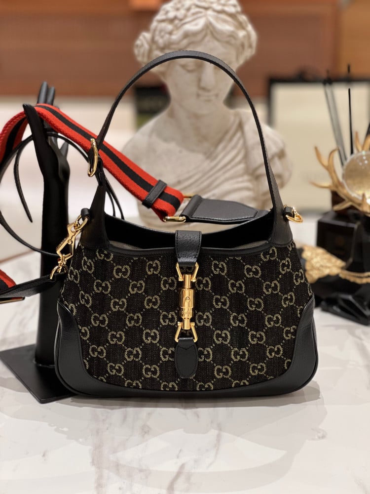 قوتشي جاكي مقاس 27.5cm