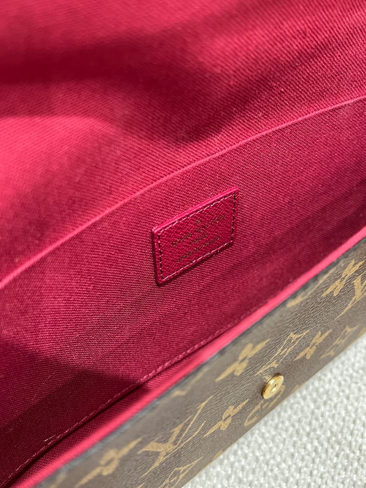 لوي فيتون POCHETTE FÉLICIE مقاس21cm