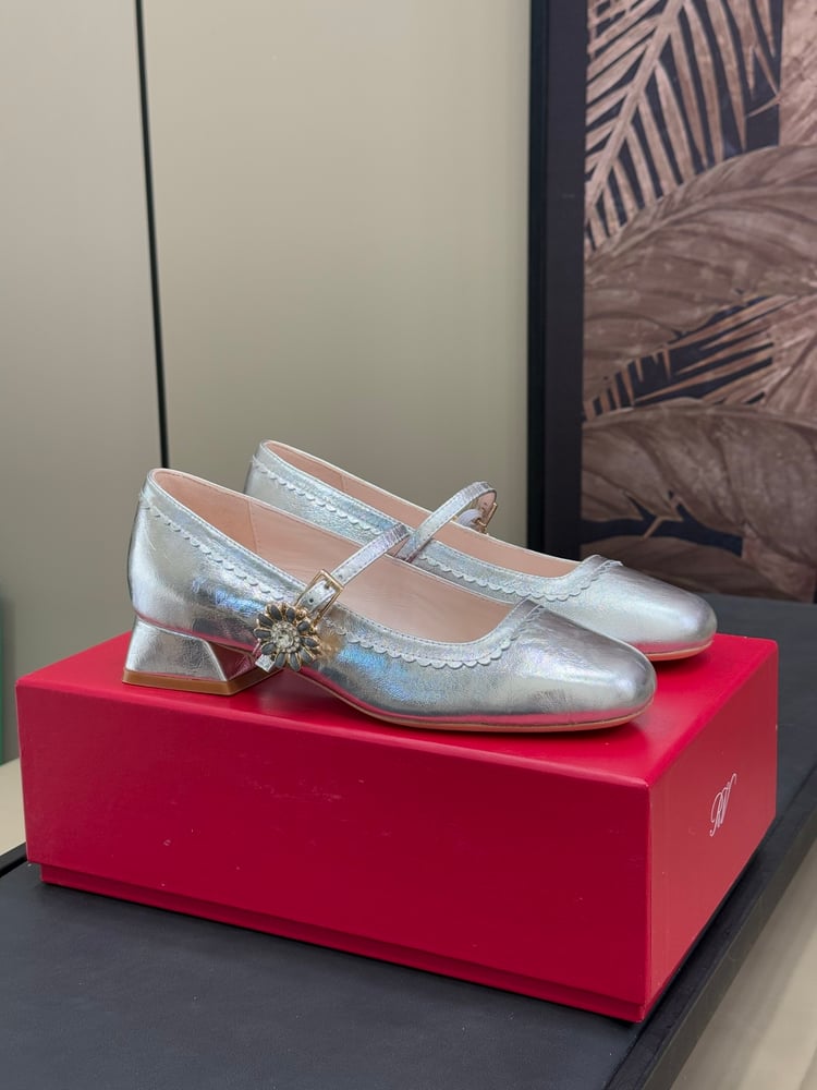 حذاء ماري جين كلاسيكي بكعب صغير Roger Vivier