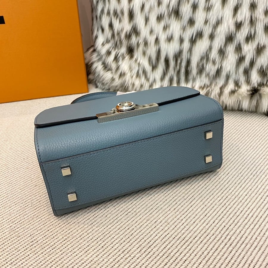 حقيبة Moynat ميني Rejane الكلاسيكية بلون ازرق