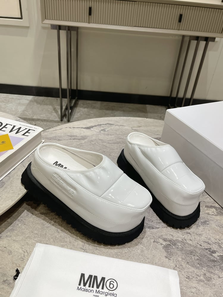أحذية MM6 Margiela الجديدة ذات النعل السميك