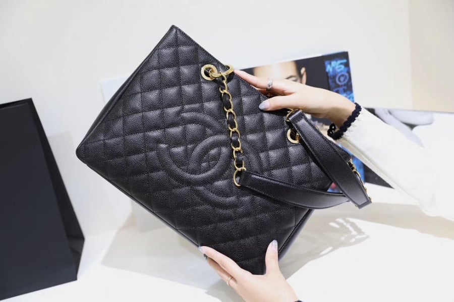 شانيل باق شوبنق مقاس 34cm