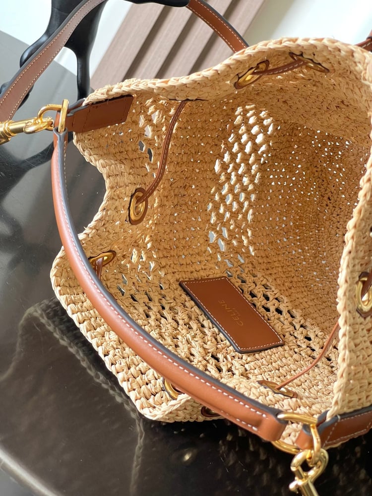 حقيبة سلة كلاسيكية من CELINE CLARA