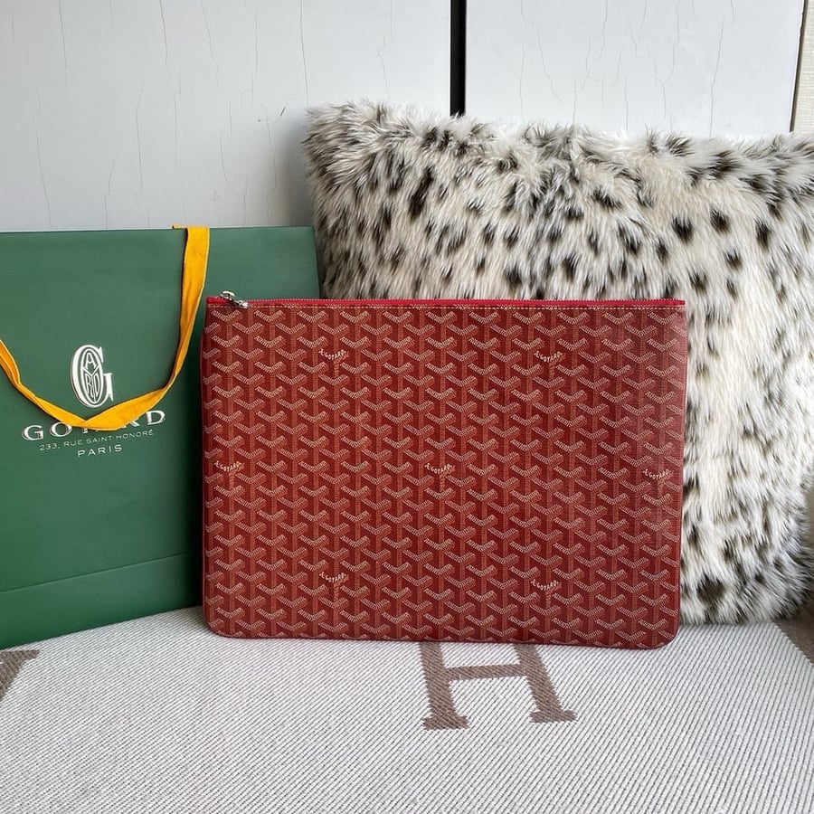 حقيبة Goyard Clutch MM باللون الأحمر