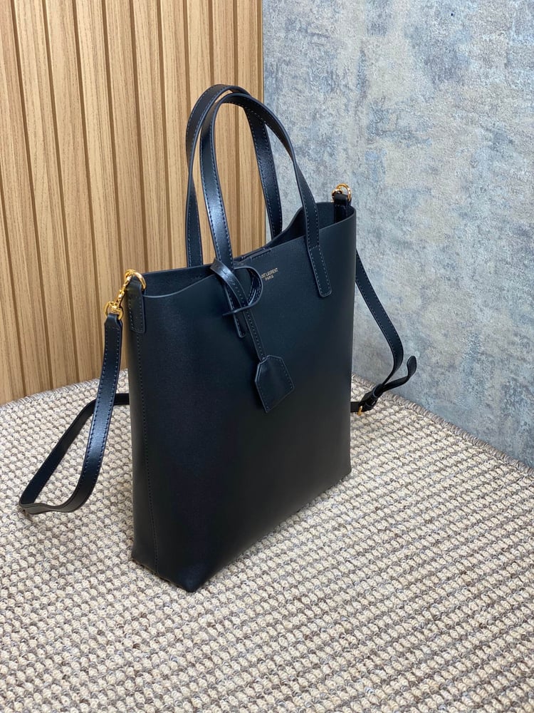 حقيبة تسوق جديدة من YSL Saint Laurent  لون اسود