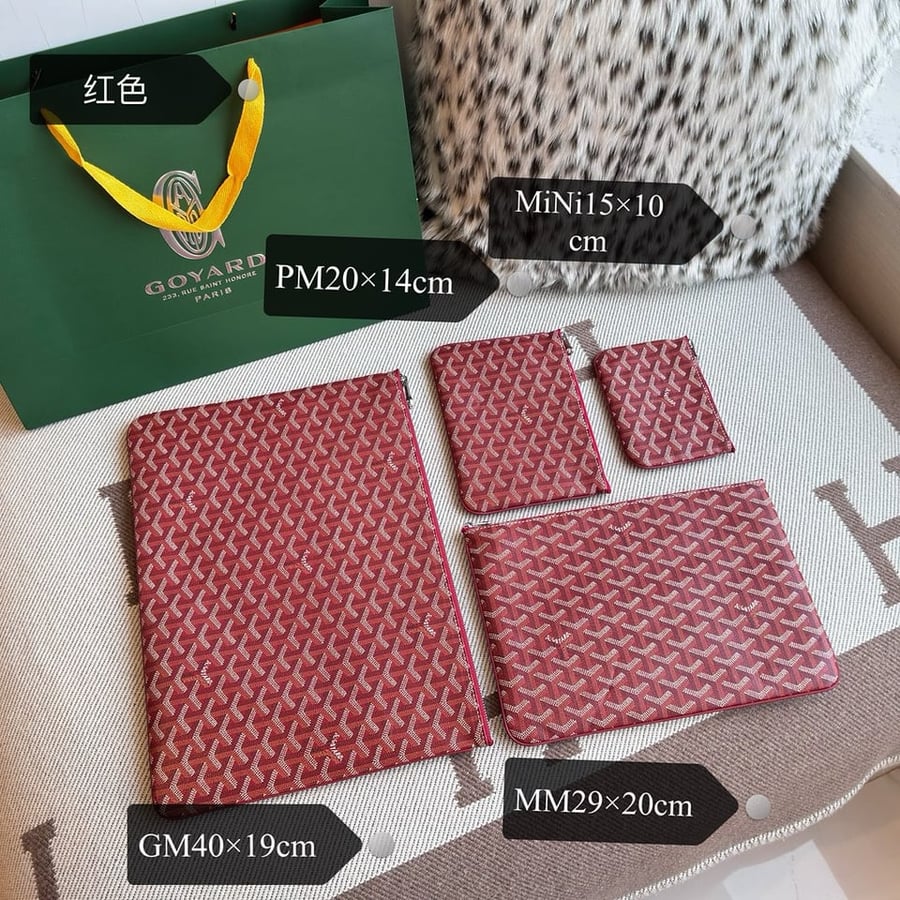 حقيبة Goyard Clutch MM باللون الأحمر