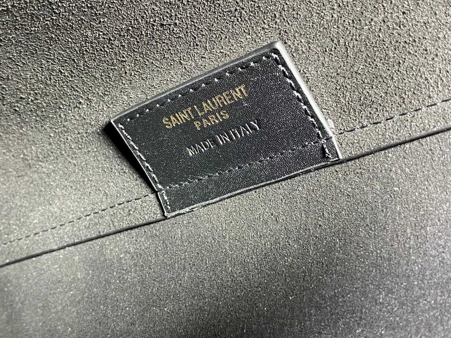 حقيبة تسوق جديدة من YSL Saint Laurent  لون اسود