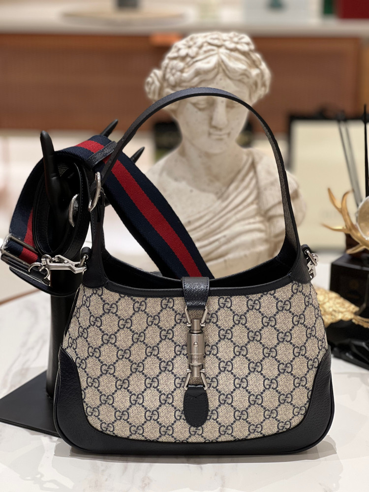 قوتشي جاكي مقاس 27.5cm