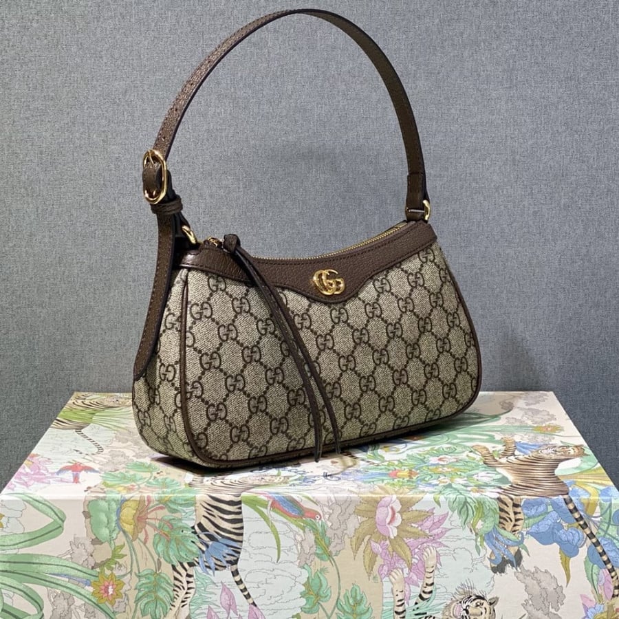 قوتشي مقاس 25cm