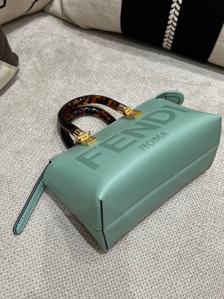 فندي باي ذا وي مقاس 20.5cm