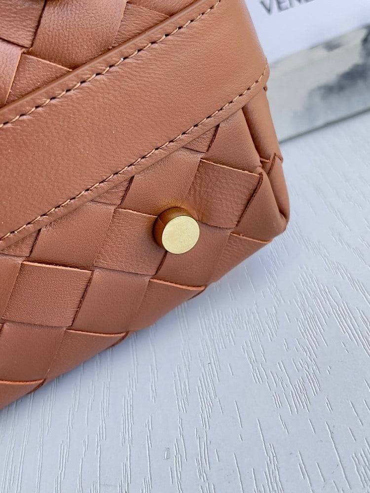 بوتيقا Wallace Shoulder مقاس 20cm