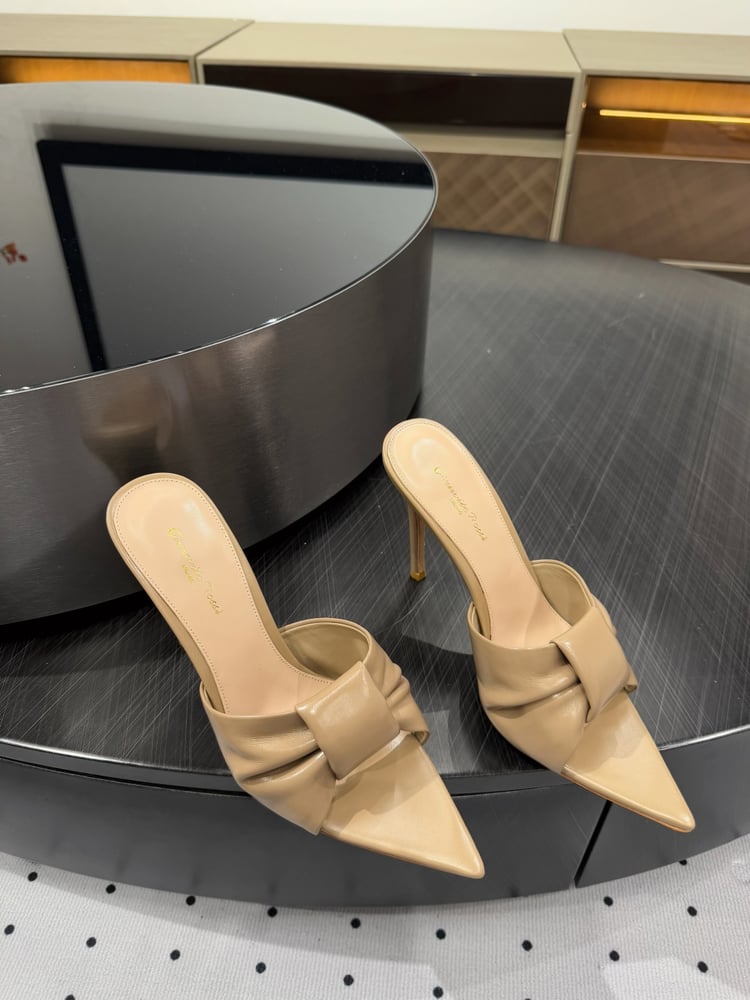 كعب Gianvito Rossi