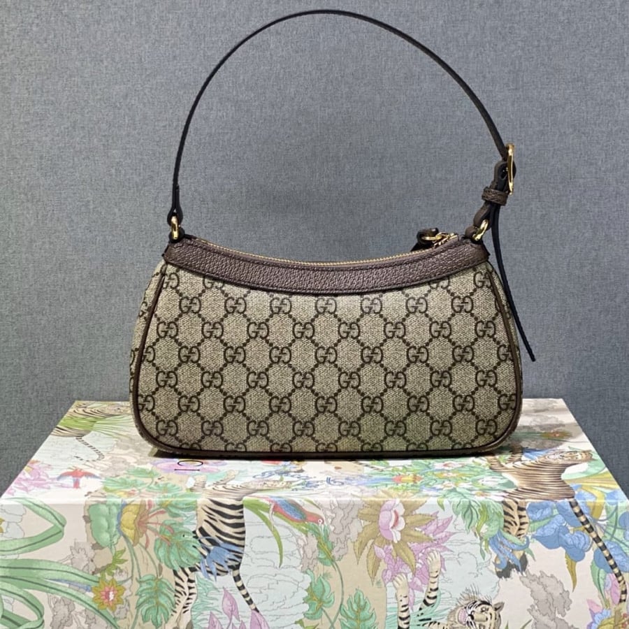 قوتشي مقاس 25cm