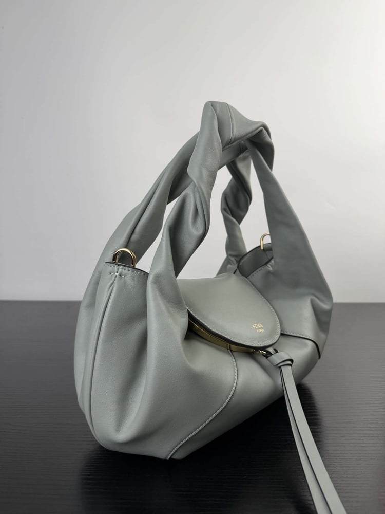 حقيبة Fendi Spy Bag