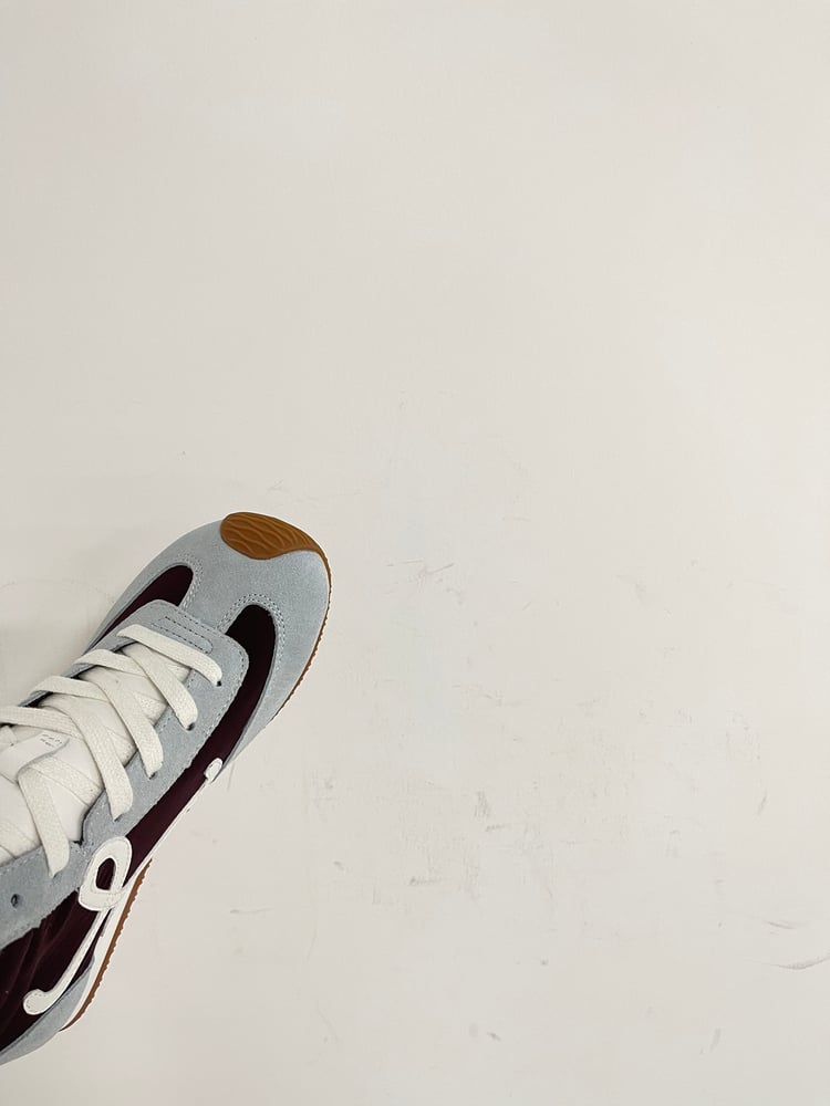 حذاء Loewe New Retro High Top باللون الرمادي الداكن
