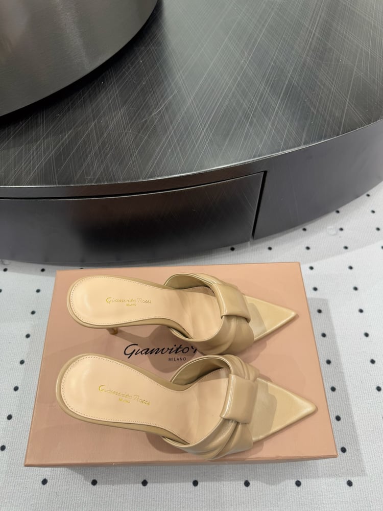 كعب Gianvito Rossi