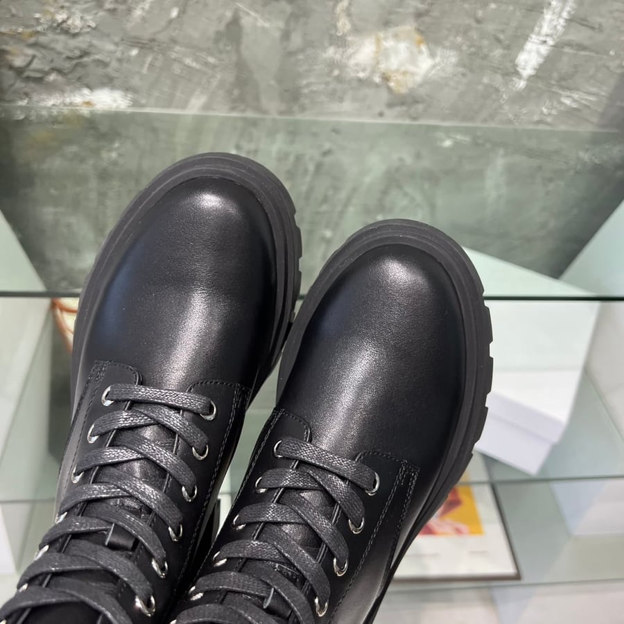 حذاء الكاحل Margiela بسحاب جانبي ورباط