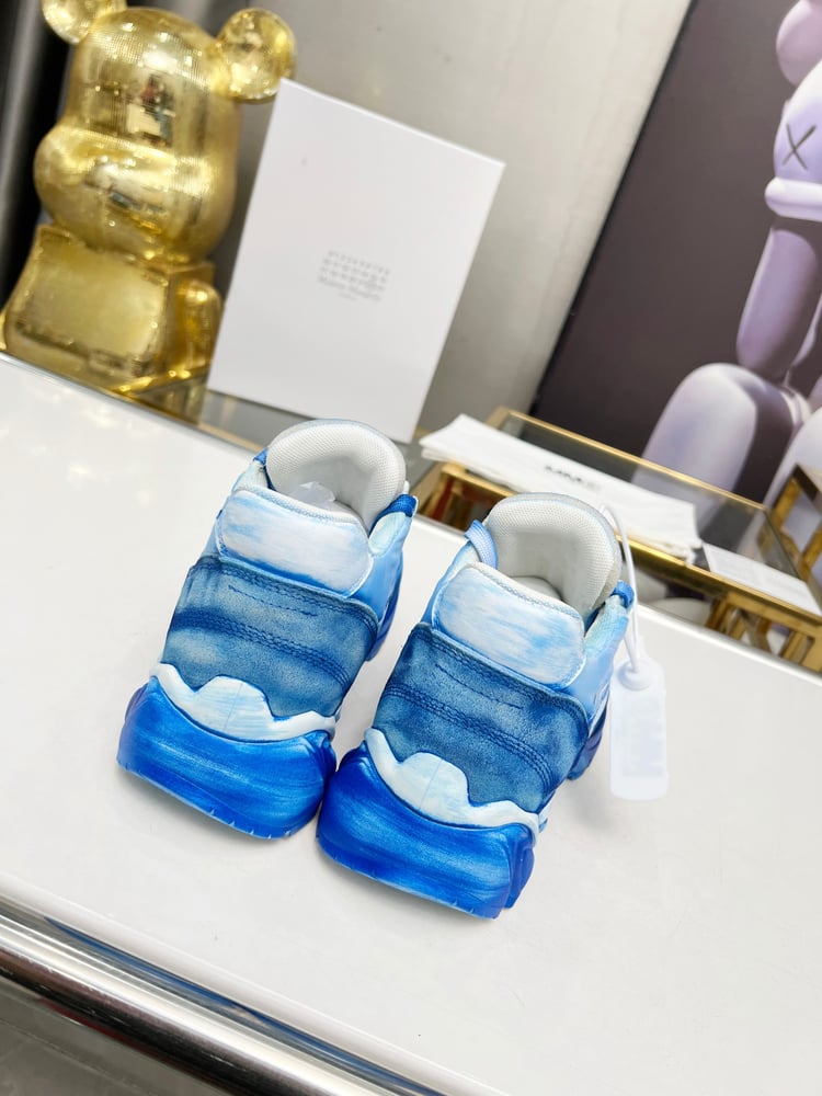 أحذية رياضية كاجوال جديدة من Maison Margiela