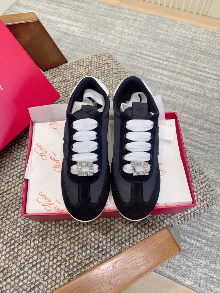 أحذية كاجوال جديدة من Roger Vivier