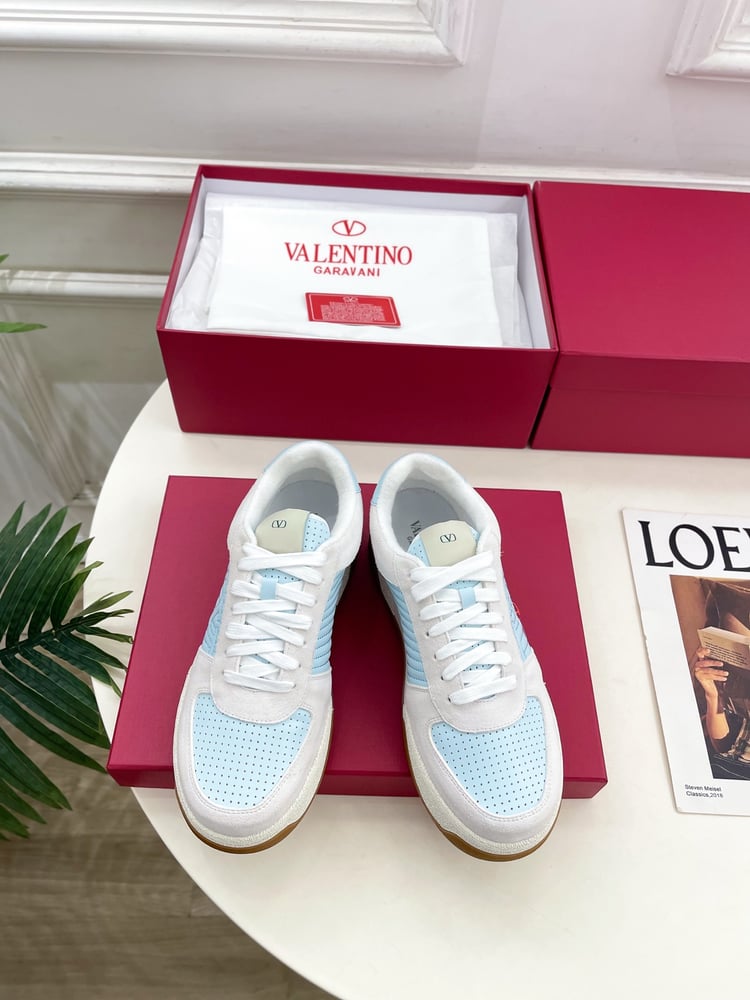 حذاء Valentino Garavani Upvillage Crosta باللون الأبيض/الأزرق
