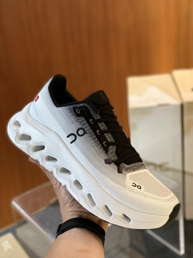 حذاء رياضي Loewe x On Cloudtilt 2.0 باللون الأبيض/ظل الأسود
