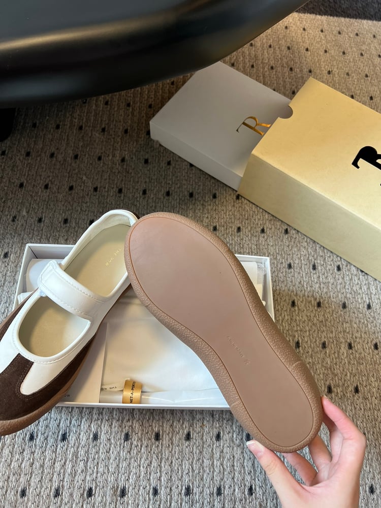 حذاء The Row Velcro Mary Jane باللون البني