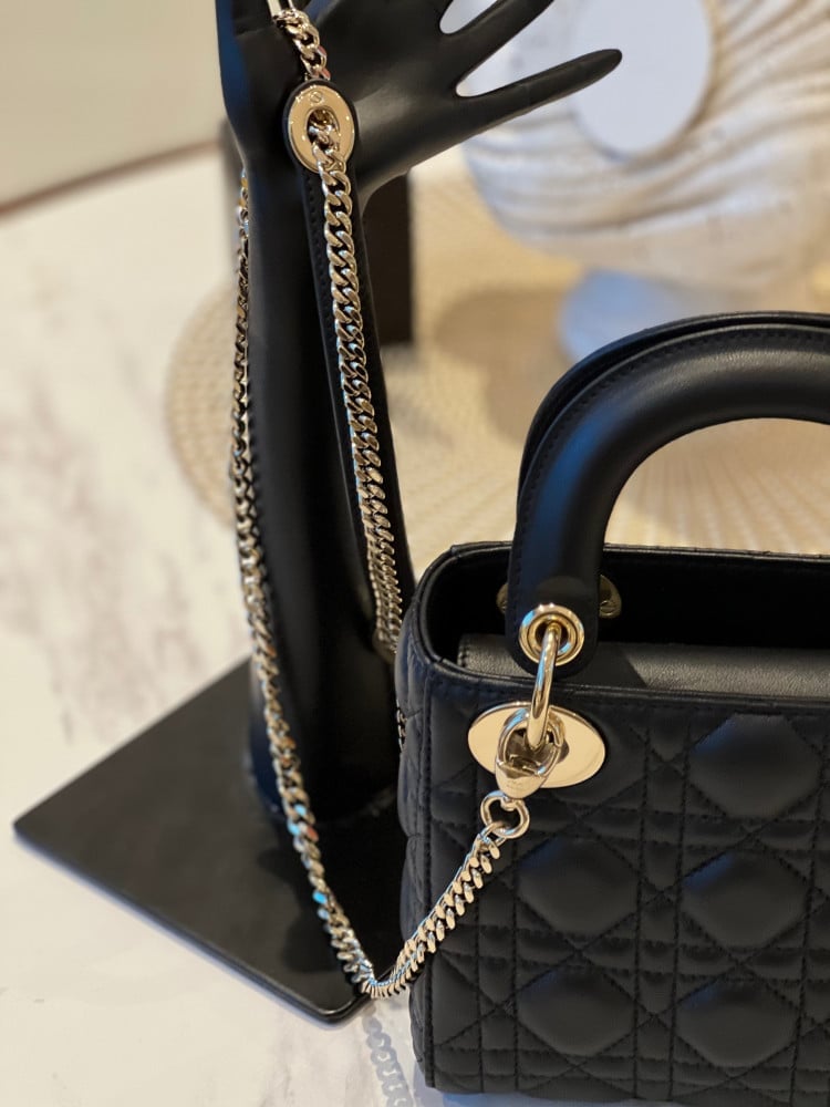 ليدي ديور ميني سايز 17cm