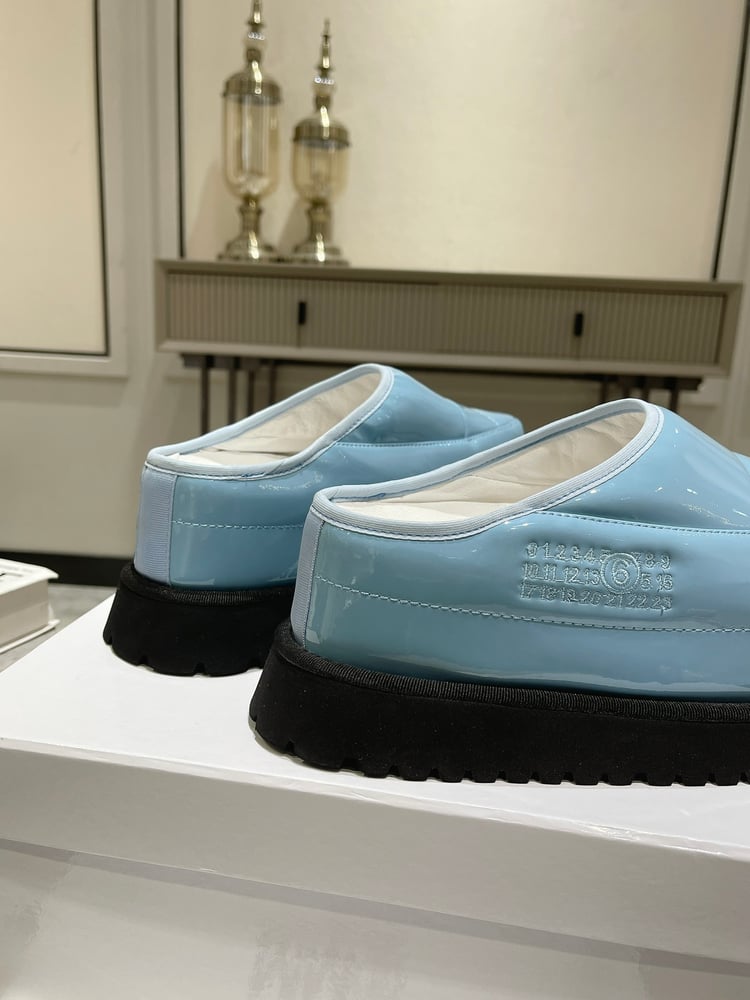أحذية MM6 Margiela الجديدة ذات النعل السميك