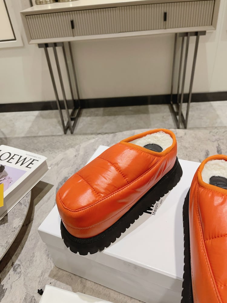 أحذية الثلج الجديدة Margiela ذات النعل السميك