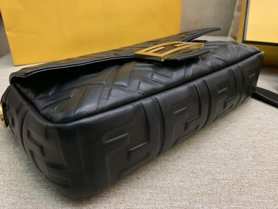 فندي BaGuette مقاس 27cm
